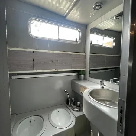 The Floating 船屋